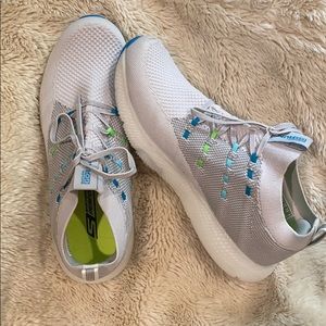 Skechers GoRun7 Performance Sneakers  size 9